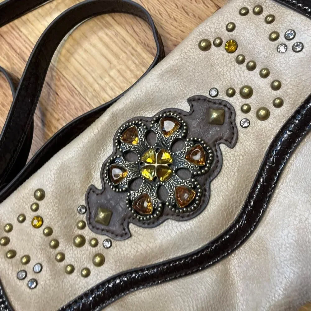 Unbranded Women's Cream and Gold Bag